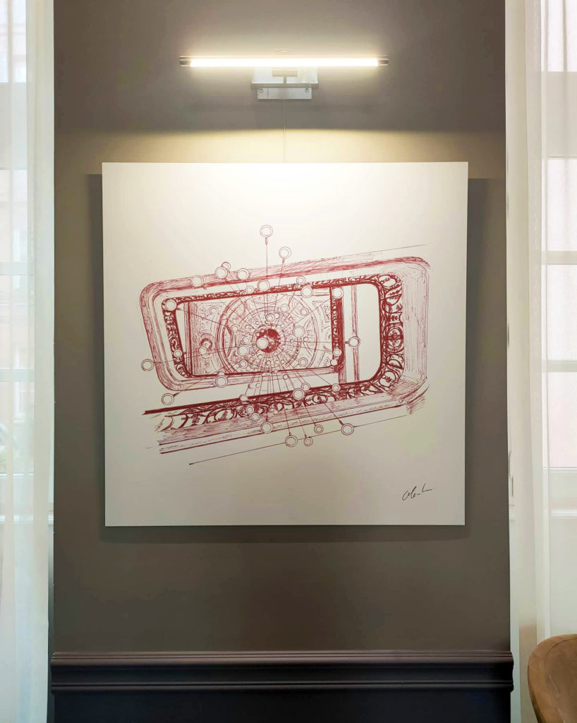 Photographie du dessin intitulé "Le Lustre de l'Escalier" exposé au restaurant Le Cénacle de Toulouse